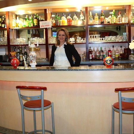 Hotel Restaurant Des Deux Vallees Entraygues-sur-Truyère Екстериор снимка