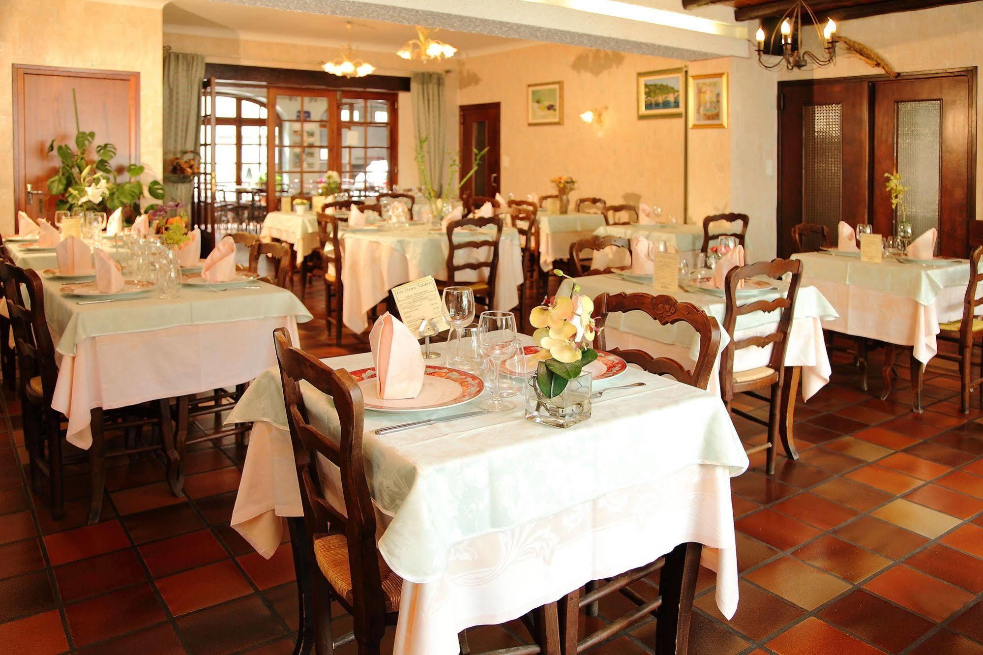Hotel Restaurant Des Deux Vallees Entraygues-sur-Truyère Екстериор снимка